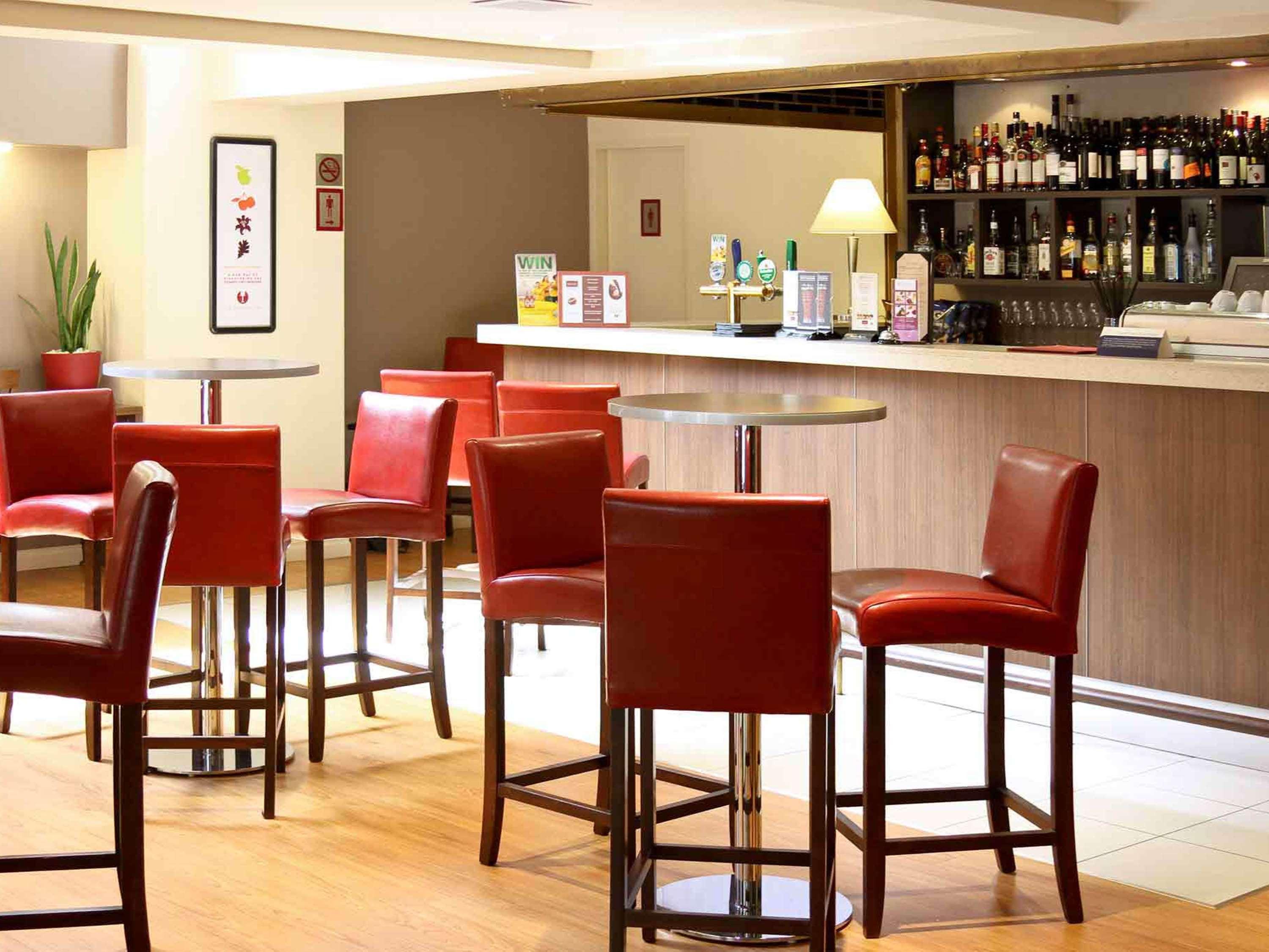 Grosvenor Hotel Аделейд Екстериор снимка